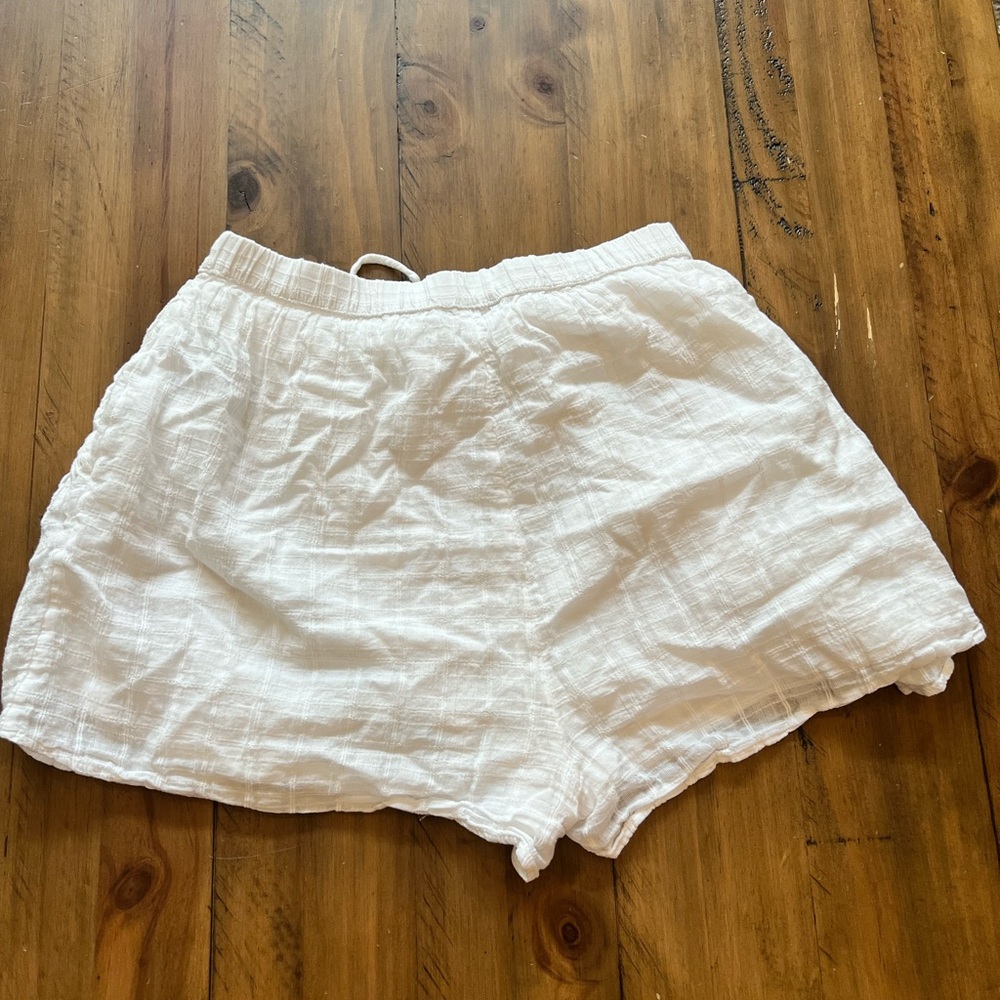 American Eagle Outfitters High Waist White Shorts - Picture 3 of 3
